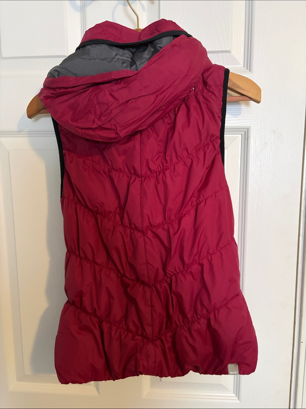 Bench Hooded Puffer Vest - Raspberry - Picture 3 of 3